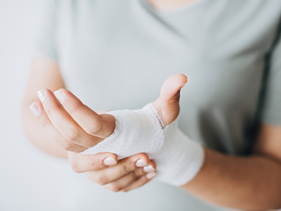Slow to heal? The JRMC Wound Center uses evidence-based clinical pathways to treat patients. And, it's working. The average time to heal a chronic wound is 21 days.